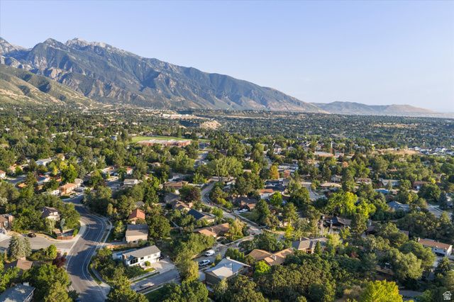 7575 S LAKE MARY DR, Cottonwood Heights, UT 84121