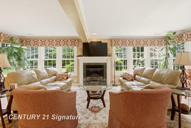 14 Edgewood Road, Saginaw, MI 48602