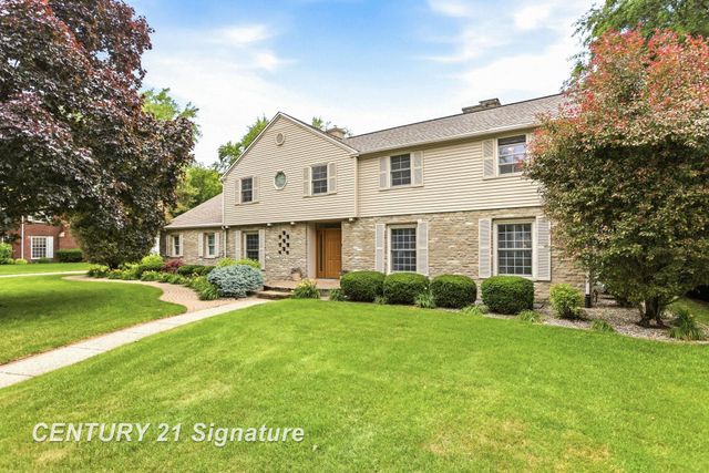 14 Edgewood Road, Saginaw, MI 48602