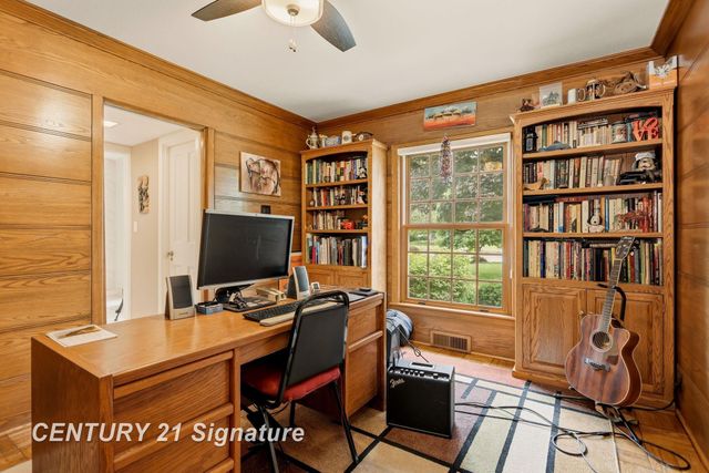 14 Edgewood Road, Saginaw, MI 48602