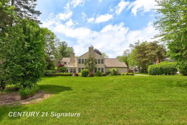 14 Edgewood Road, Saginaw, MI 48602