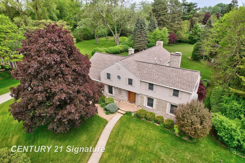 14 Edgewood Road, Saginaw, MI 48602