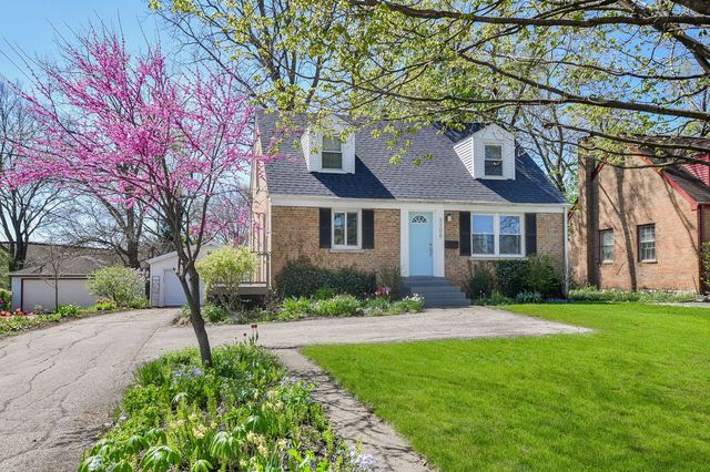 1106 Manchester Road, Wheaton, IL 60187