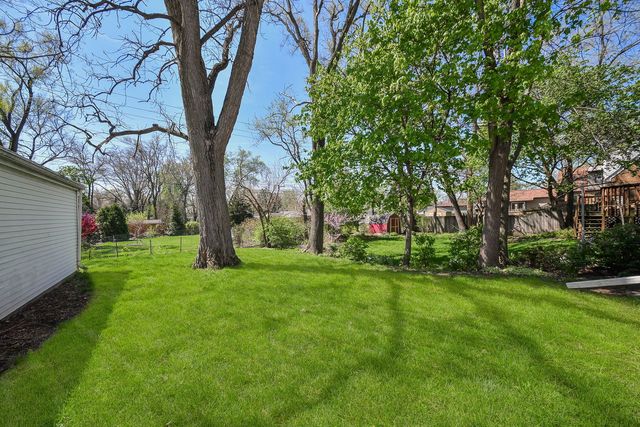 1106 Manchester Road, Wheaton, IL 60187