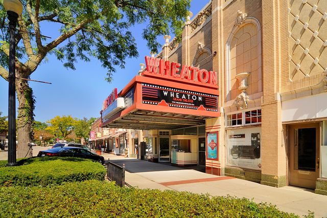 1106 Manchester Road, Wheaton, IL 60187