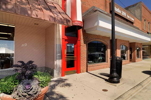 1106 Manchester Road, Wheaton, IL 60187