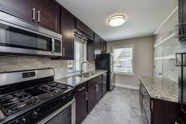 1106 Manchester Road, Wheaton, IL 60187