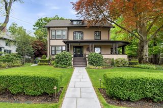 21 Clover St, Belmont, MA 02478