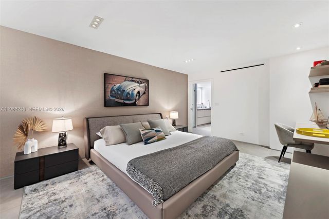 2301 Collins Ave 1004, Miami Beach, FL 33139