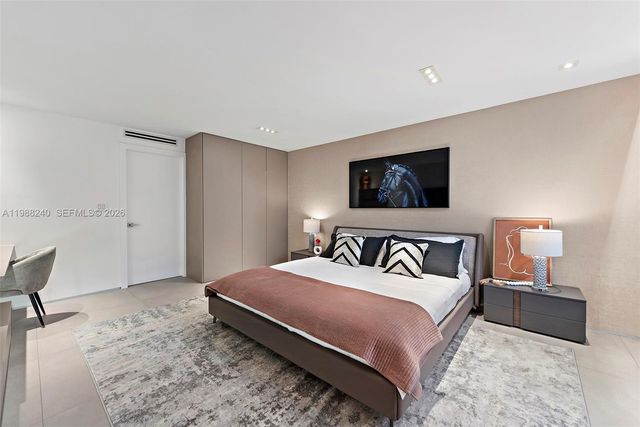 2301 Collins Ave 1004, Miami Beach, FL 33139