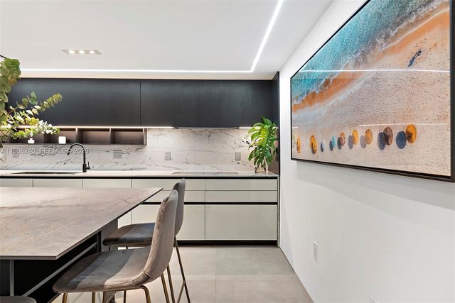 2301 Collins Ave 1004, Miami Beach, FL 33139