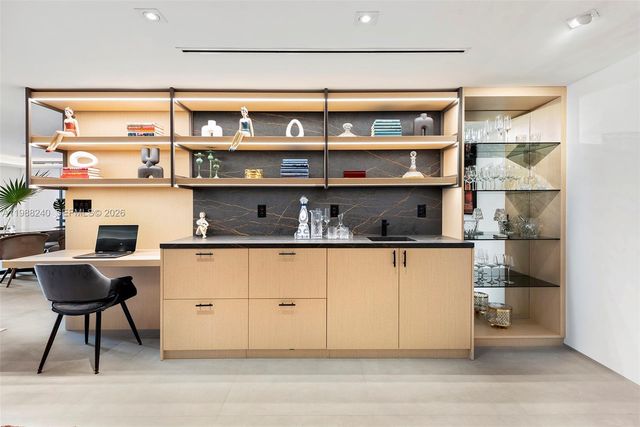 2301 Collins Ave 1004, Miami Beach, FL 33139