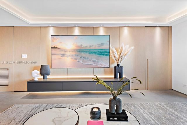 2301 Collins Ave 1004, Miami Beach, FL 33139