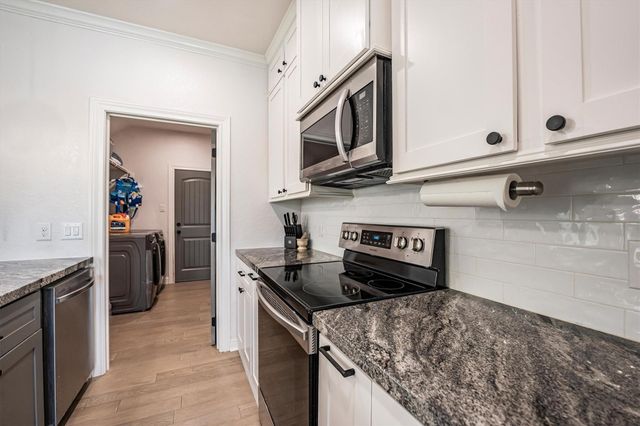 137 Capetown, Montgomery, TX 77356