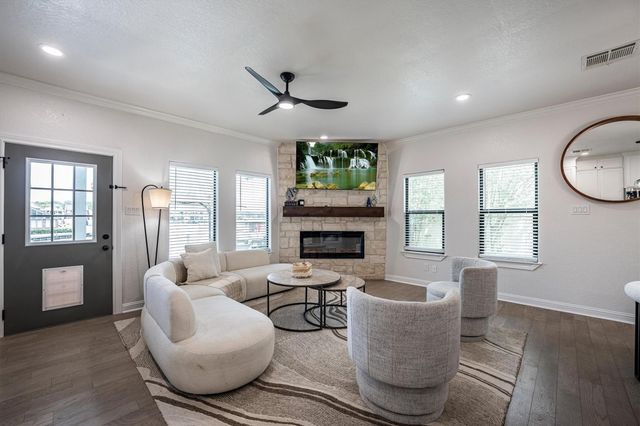 137 Capetown, Montgomery, TX 77356