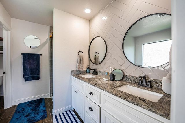 137 Capetown, Montgomery, TX 77356