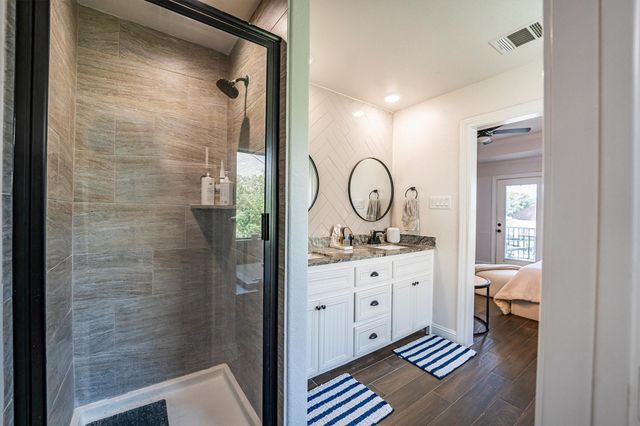 137 Capetown, Montgomery, TX 77356