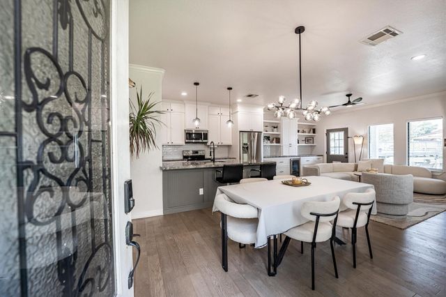 137 Capetown, Montgomery, TX 77356