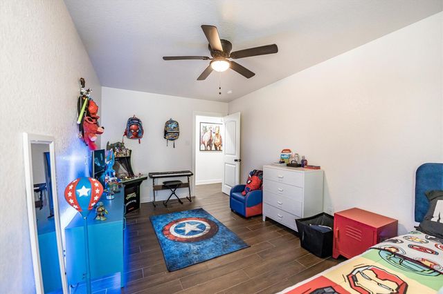 137 Capetown, Montgomery, TX 77356