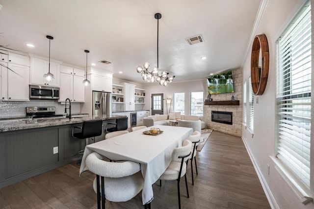 137 Capetown, Montgomery, TX 77356