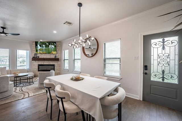 137 Capetown, Montgomery, TX 77356