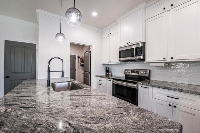 137 Capetown, Montgomery, TX 77356