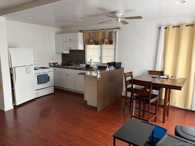 9934 164th Avenue, Hamilton Beach, NY 11414