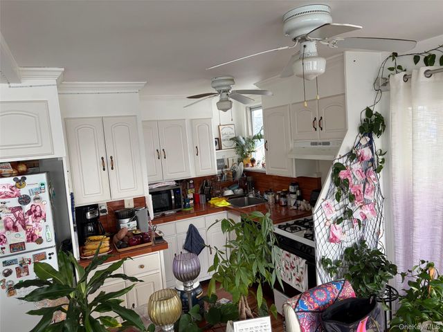 9934 164th Avenue, Hamilton Beach, NY 11414