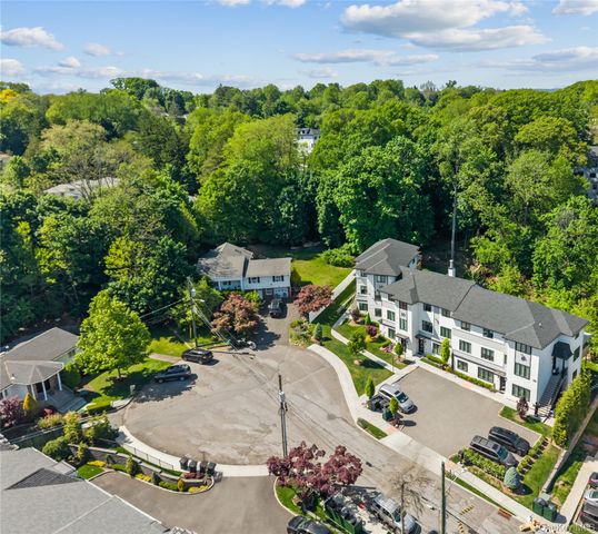 12 Hopal Lane 111, Monsey, NY 10952