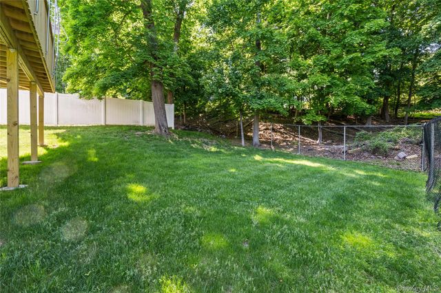 12 Hopal Lane 111, Monsey, NY 10952