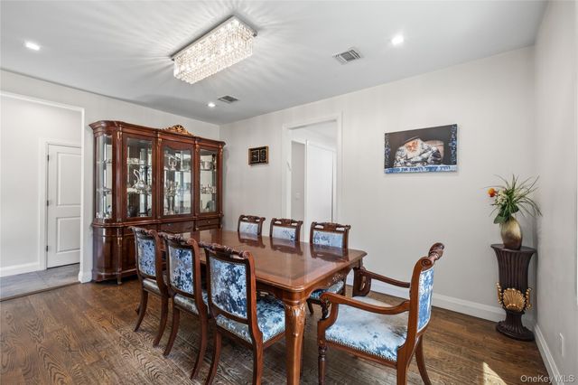 12 Hopal Lane 111, Monsey, NY 10952