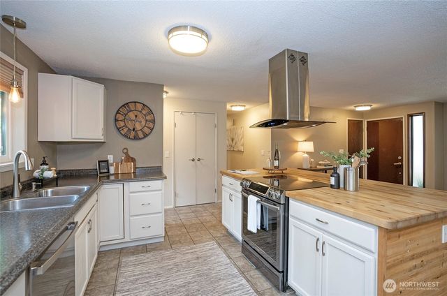 11427 148th Avenue NW, Gig Harbor, WA 98329