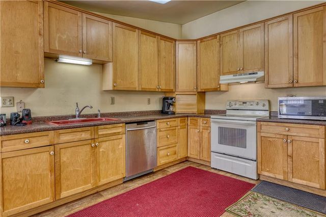 14862 W State Hwy 77, Hayward, WI 54843