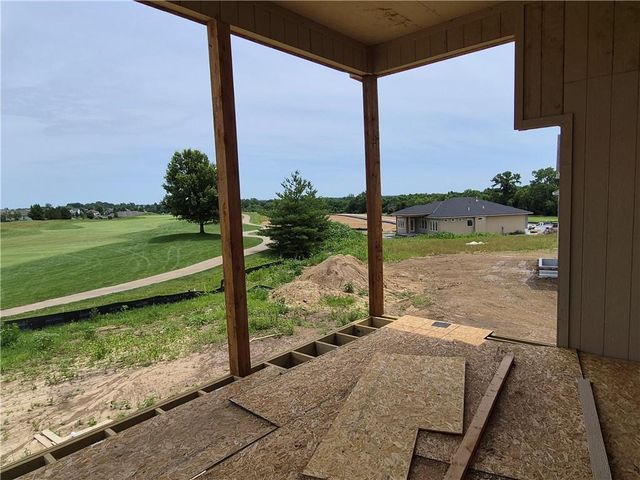 4413 Tee Box Drive, Basehor, KS 66007
