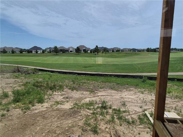 4413 Tee Box Drive, Basehor, KS 66007