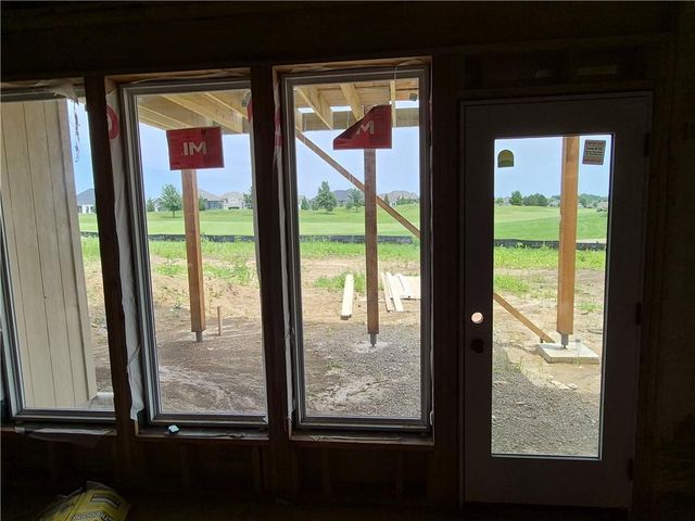4413 Tee Box Drive, Basehor, KS 66007