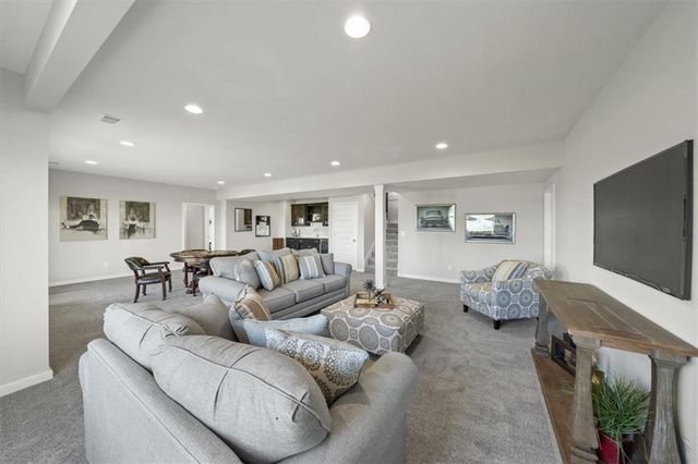 4413 Tee Box Drive, Basehor, KS 66007