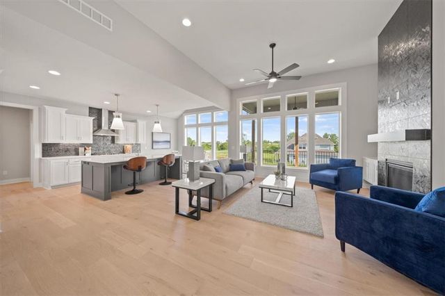 4413 Tee Box Drive, Basehor, KS 66007