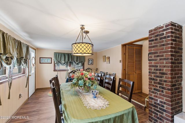 325 Hollie Drive E, Belford, NJ 07718