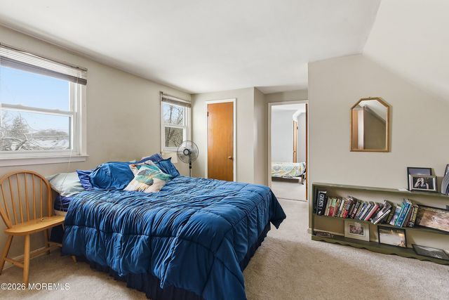 325 Hollie Drive E, Belford, NJ 07718