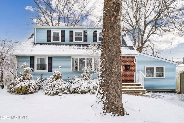 325 Hollie Drive E, Belford, NJ 07718