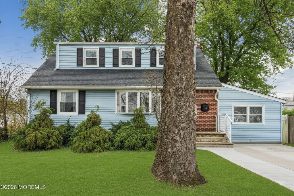 325 Hollie Drive E, Belford, NJ 07718