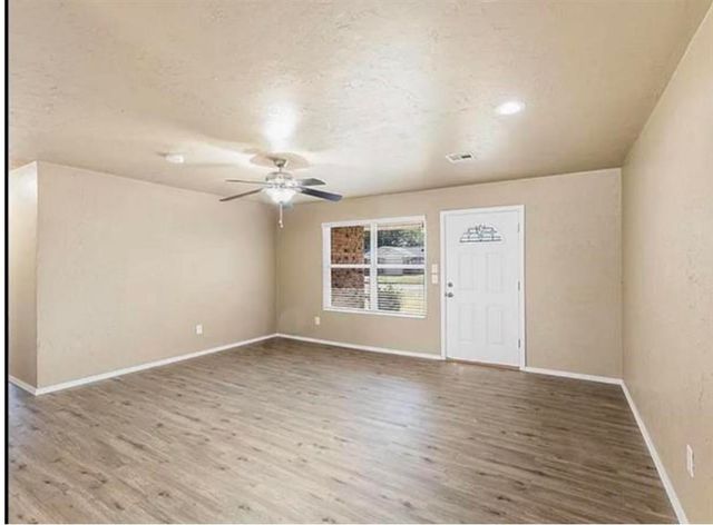 508 SW 70th St, Lawton, OK 73505
