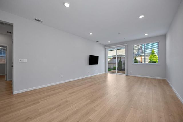 1711 Carson River Loop, Lincoln, CA 95648