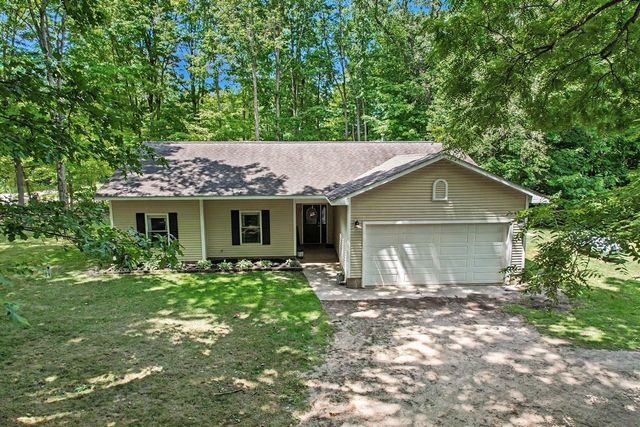 11482 Schultz Drive, Delton, MI 49046