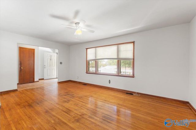 3129 Millbrook Drive NW, Huntsville, AL 35810