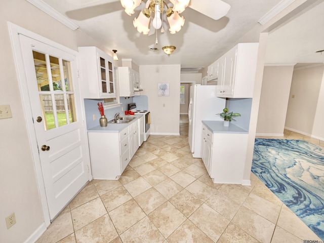 8320 N Essen Heights Ct, Baton Rouge, LA 70809