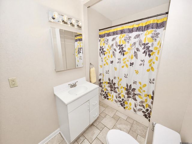 8320 N Essen Heights Ct, Baton Rouge, LA 70809