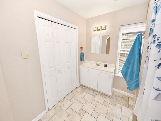 8320 N Essen Heights Ct, Baton Rouge, LA 70809