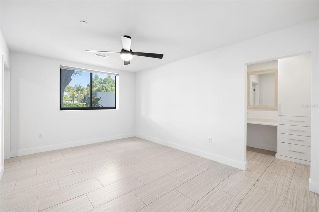 Image 16 of property listing at 2814 W BARCELONA STREET, Tampa, FL 33629